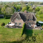 Holiday home 2 *
